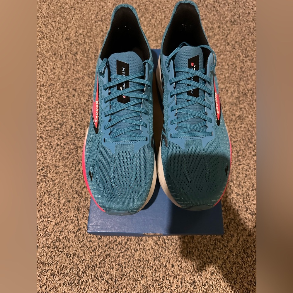 Brooks Hyperion Max 2